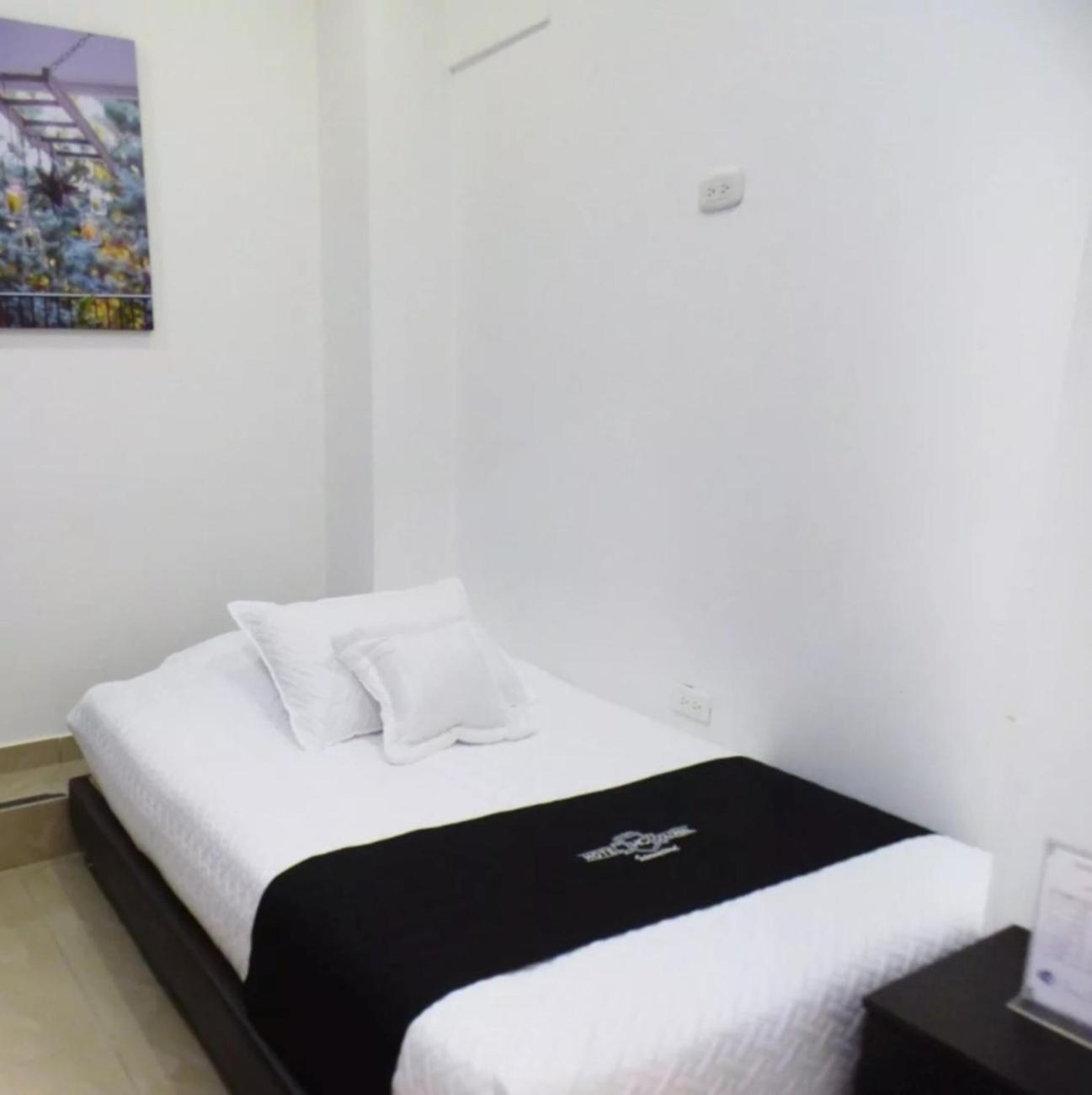 Hotel Colonial Internacional Богота Экстерьер фото